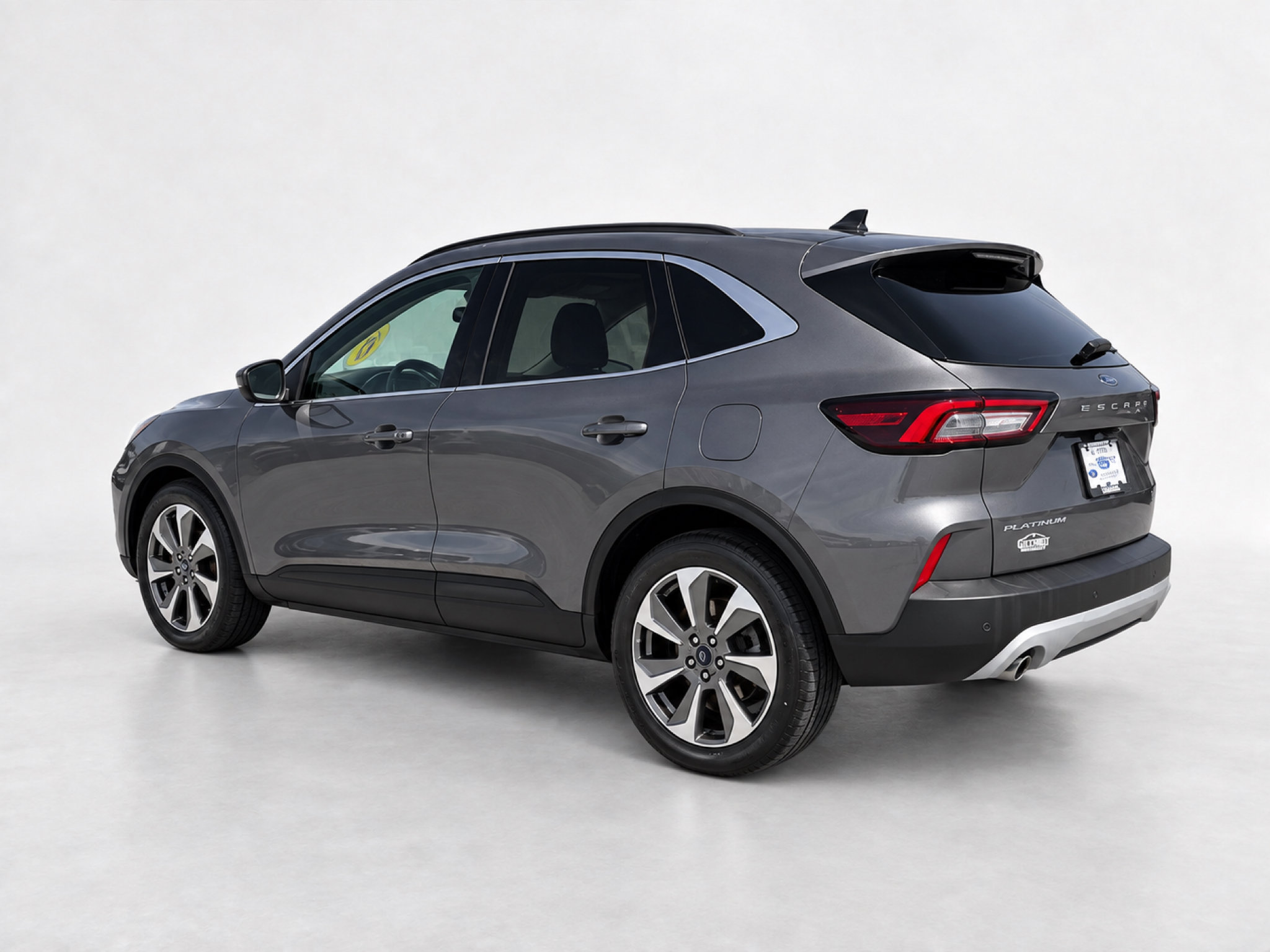 Used 2023 Ford Escape Platinum FWD image 3