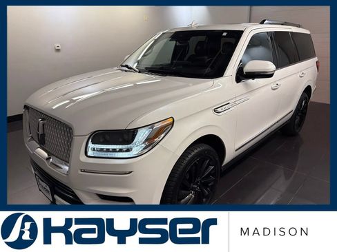 Certified 2021 Lincoln Navigator Reserve AWD/4WD image 3