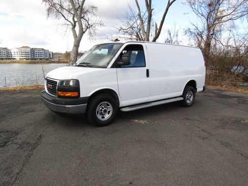 Used 2023 GMC Savana 2500 w/ Driver Convenience Package image 32