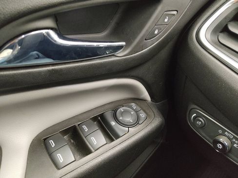 Used 2023 Chevrolet Equinox LS w/ LS Convenience Package image 27