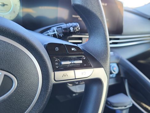 Used 2024 Hyundai Elantra SEL image 20