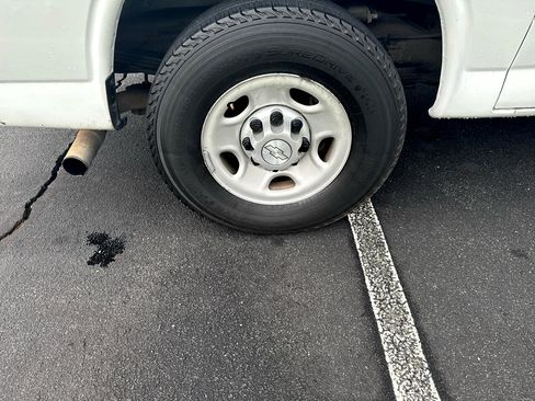 Used 2017 Chevrolet Express 2500 image 20