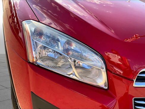 Used 2016 Chevrolet Trax LT w/ LT Sun and Sound Package FWD image 26