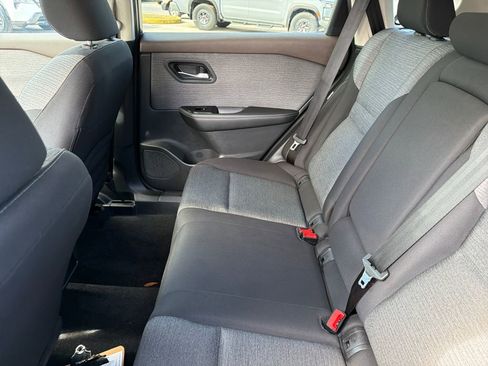 Used 2023 Nissan Rogue SV image 32