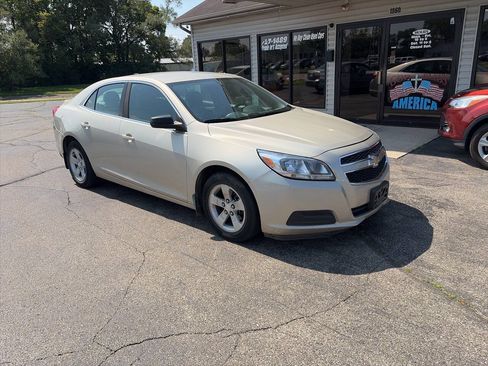 Used 2013 Chevrolet Malibu LS FWD image 2