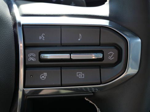 Used 2024 GMC Acadia Denali w/ Super Cruise Package image 24