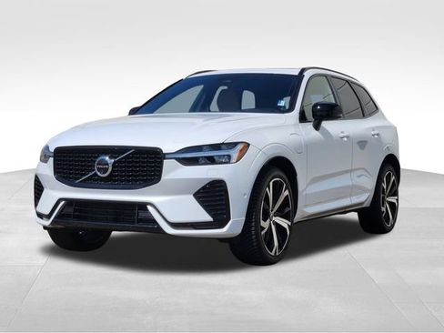Certified 2024 Volvo XC60 T8 Ultimate w/ Protection Package Premier AWD/4WD image 9