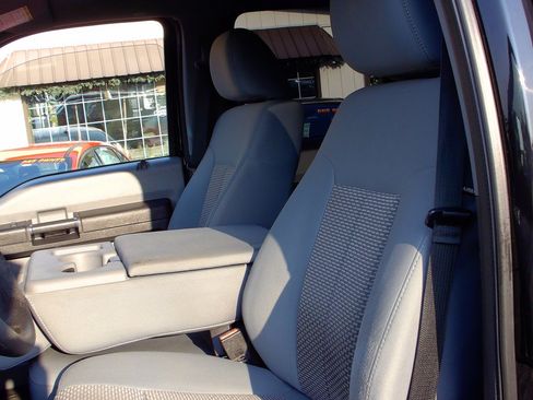 Used 2016 Ford F250 XL w/ Power Equipment Group AWD/4WD image 7