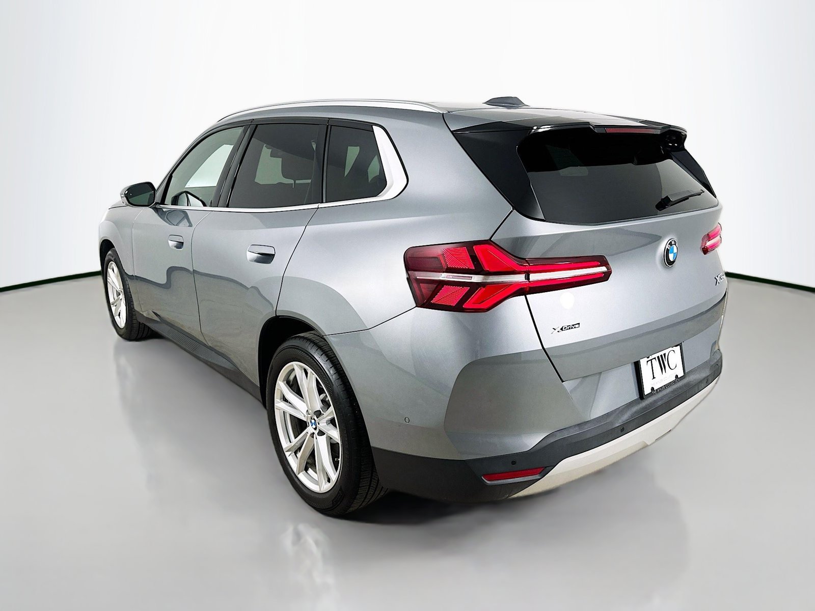 Used 2025 BMW X3 xDrive30i AWD/4WD image 7