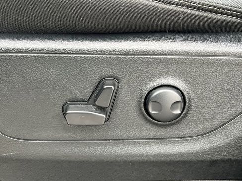 Used 2025 RAM 1500 Big Horn image 24