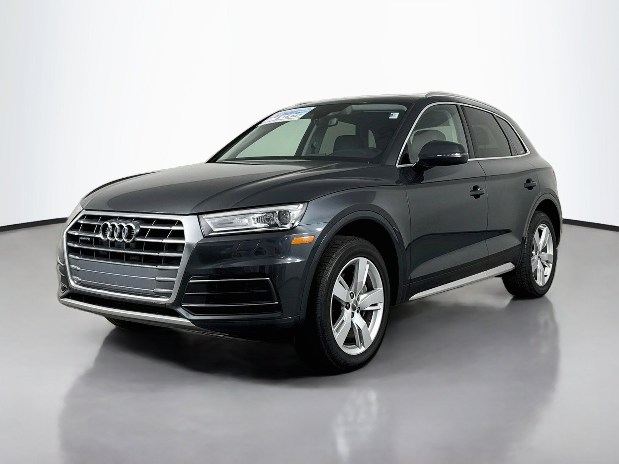 Used 2019 Audi Q5 2.0T Premium w/ Convenience Package AWD/4WD image 3