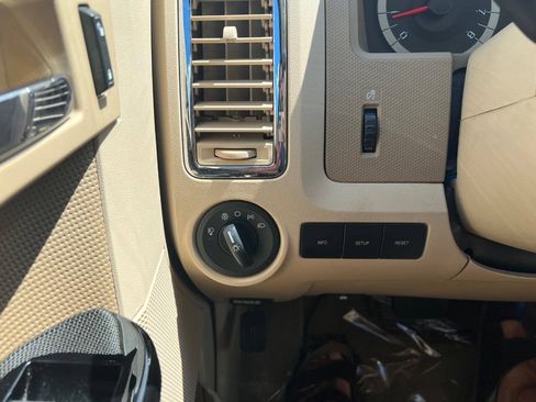 Used 2010 Ford Escape Limited AWD/4WD image 13