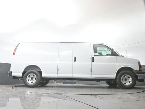 New 2026 GMC Savana 2500 Extended w/ Enhanced Convenience Package image 45