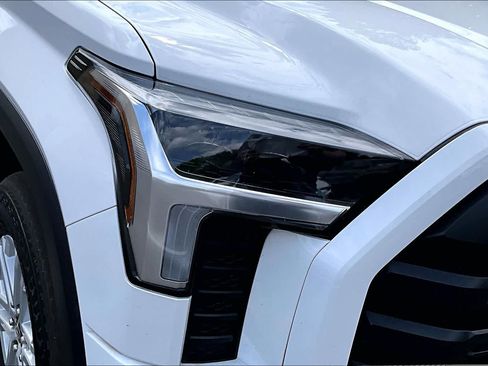 Used 2025 Toyota Tundra SR5 AWD/4WD image 27