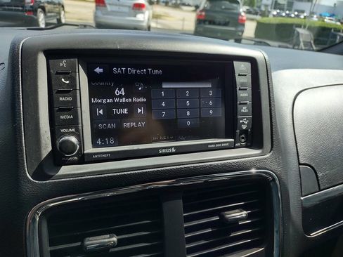 Used 2020 Dodge Grand Caravan SXT FWD image 18