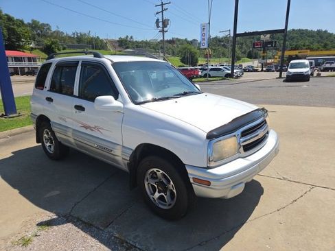 Used 2001 Chevrolet Tracker LT AWD/4WD image 7