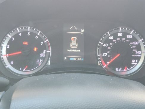 Used 2020 Toyota Highlander L image 15