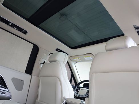 Used 2024 Land Rover Range Rover Long Wheelbase SE AWD/4WD image 31