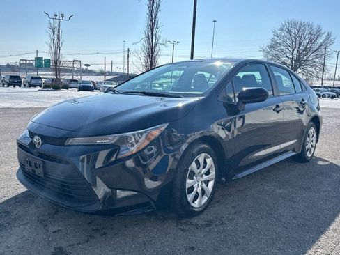 Used 2024 Toyota Corolla LE image 15