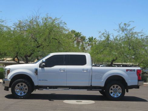 Used 2019 Ford F250 Lariat w/ Lariat Ultimate Package AWD/4WD image 4