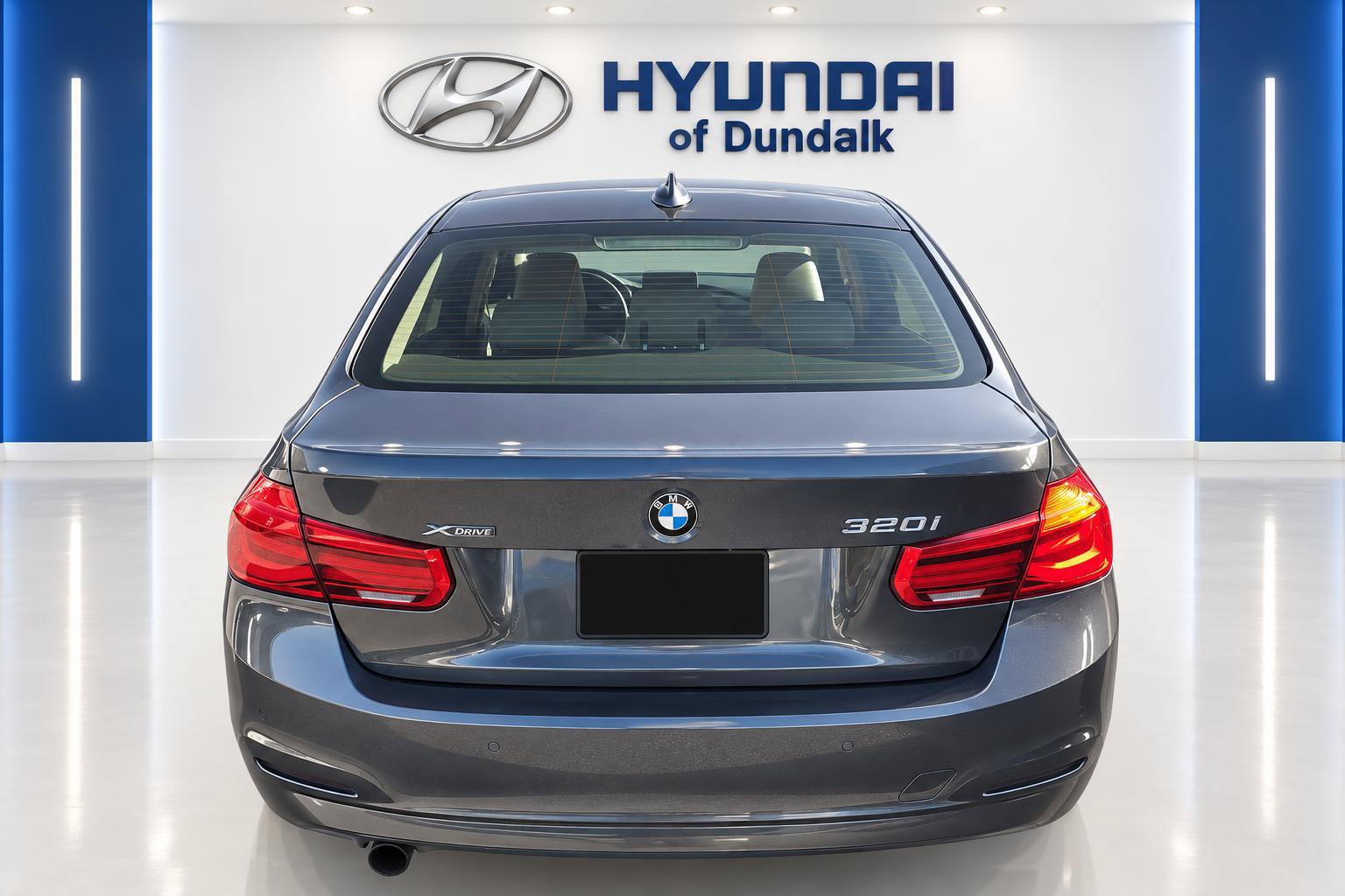 Used 2016 BMW 320i xDrive Sedan AWD/4WD image 6