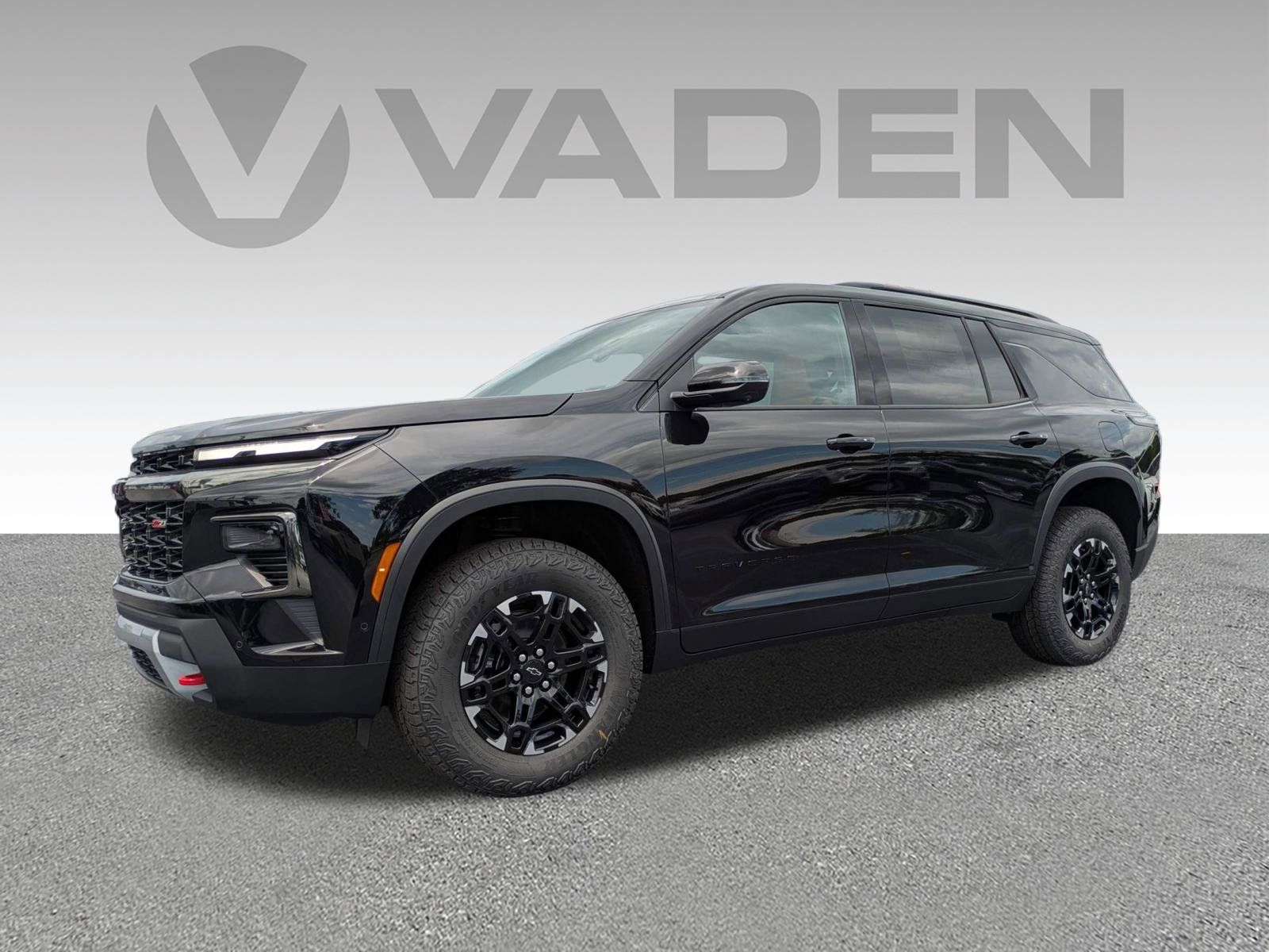 New 2027 Chevrolet Traverse Z71 w/ Enhanced Driving Package AWD/4WD image 2
