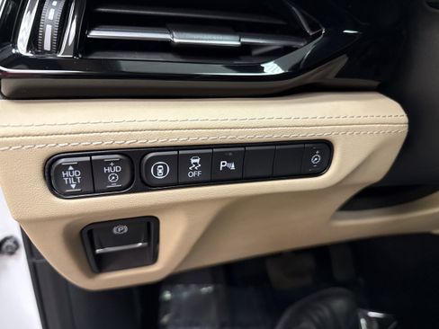 Used 2023 Acura MDX SH-AWD w/ Advance Package image 17