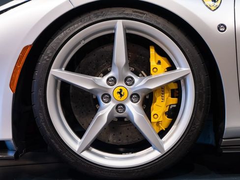 Certified 2022 Ferrari F8 Tributo RWD image 20