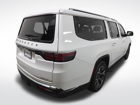 Used 2024 Jeep Wagoneer L Series III w/ Flexible Seating Group image 6