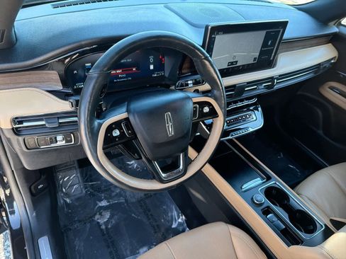 Used 2023 Lincoln Corsair Reserve w/ Equipment Group 201A image 10