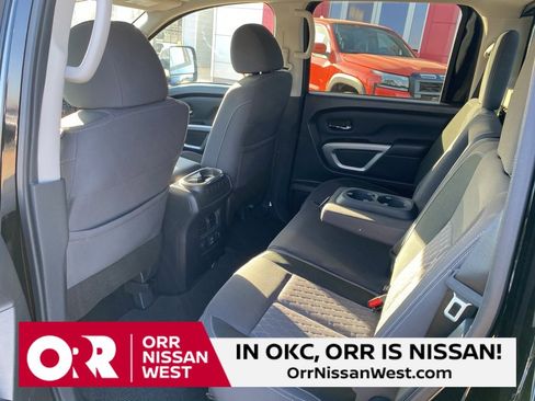 Used 2024 Nissan Titan SV w/ SV Convenience Package image 18