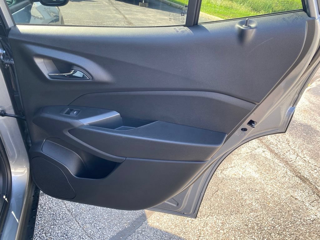 New 2026 Chevrolet Trax LS w/ LS Convenience Package FWD image 24