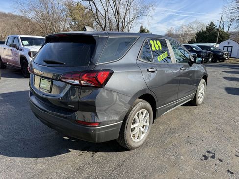 Used 2022 Chevrolet Equinox LS image 9