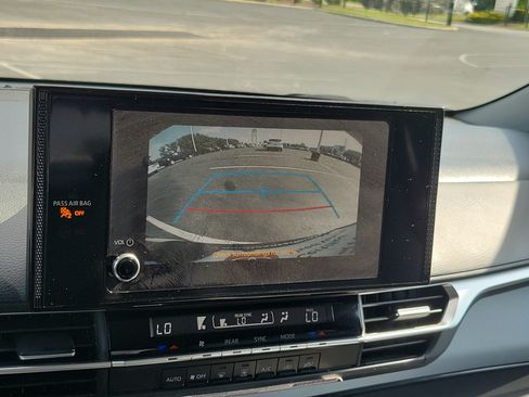 Certified 2026 Toyota Sienna LE FWD image 28