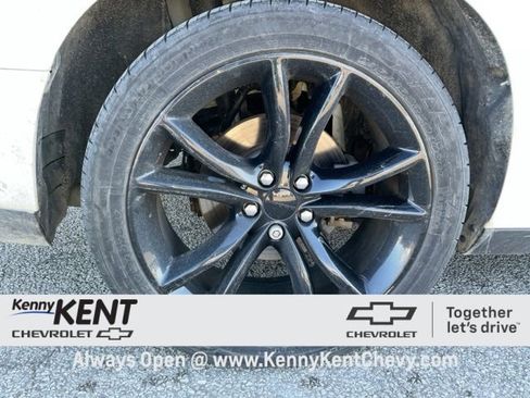 Used 2016 Dodge Challenger SXT Plus image 9