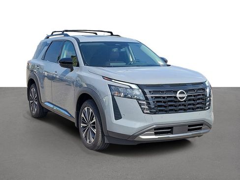 Certified 2026 Nissan Pathfinder Platinum FWD image 2