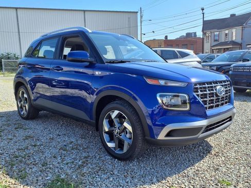 New 2025 Hyundai Venue SEL image 4