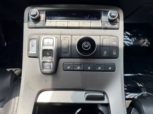 Used 2022 Hyundai Palisade Limited w/ Winter Package FWD image 28