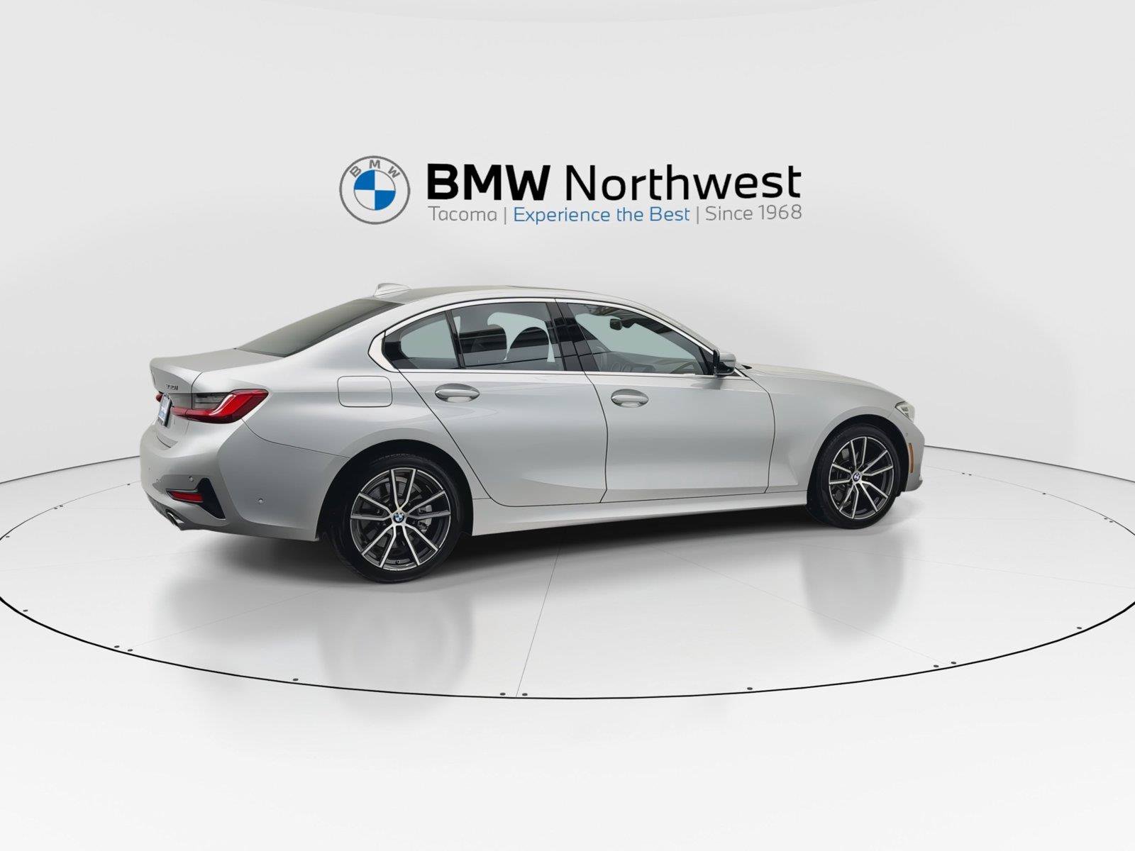 Used 2019 BMW 330i xDrive Sedan w/ Convenience Package AWD/4WD image 4