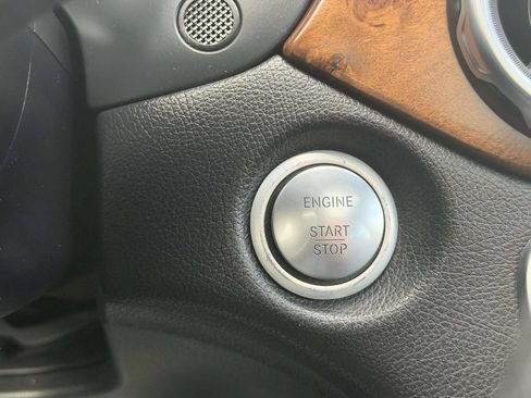 Used 2019 Mercedes-Benz GLA 250 4MATIC image 32