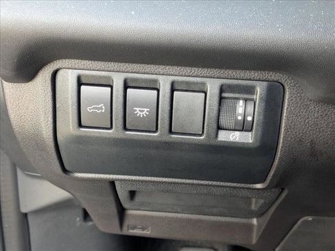 Used 2023 Subaru Ascent Touring image 9