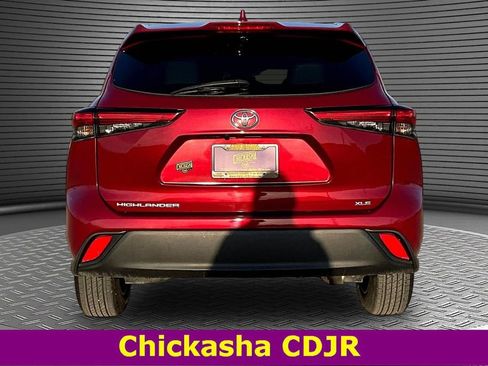 Used 2022 Toyota Highlander XLE image 5