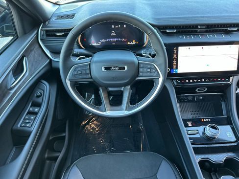 New 2026 Jeep Grand Cherokee Altitude AWD/4WD image 13