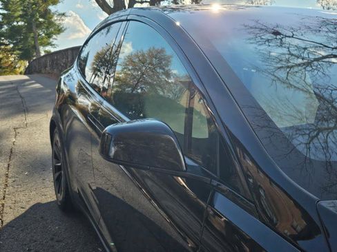 Used 2022 Tesla Model X Plaid image 21