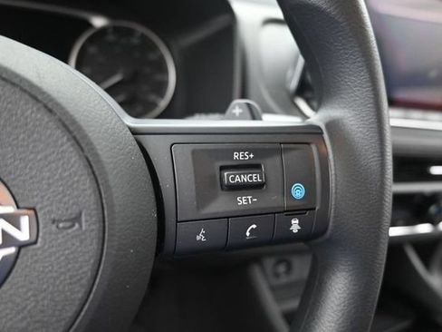 Used 2024 Nissan Rogue SV FWD image 31