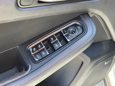 Used 2023 Porsche Macan Turbo AWD/4WD image 8