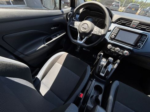 Used 2025 Nissan Versa SV FWD image 33