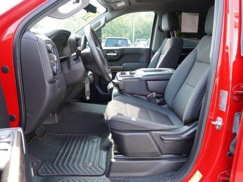 Used 2019 Chevrolet Silverado 1500 Custom Trail Boss AWD/4WD image 4