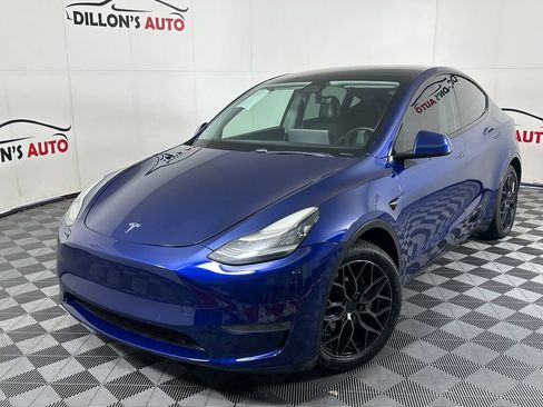 Used 2021 Tesla Model Y Long Range AWD/4WD image 1