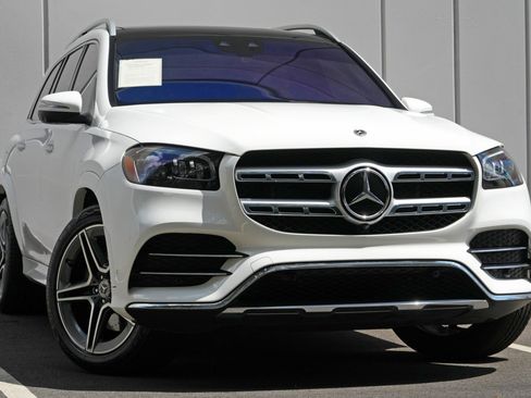 Used 2023 Mercedes-Benz GLS 450 4MATIC image 4